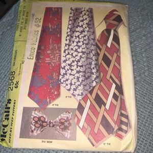2568 McCalls Vintage 70's Three Wide Neckties Sewing Pattern  Cut